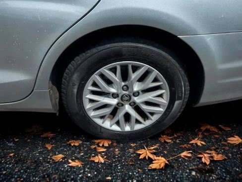 Used 2016 Toyota Camry SE image 21