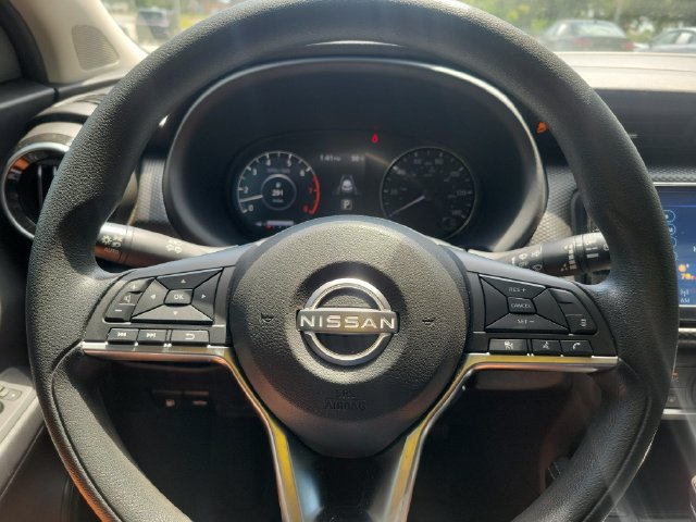 Used 2024 Nissan Kicks SV FWD image 11
