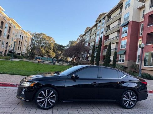 Used 2021 Nissan Altima 2.5 SR FWD image 7