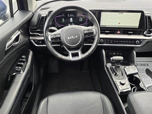Used 2023 Kia Sportage EX image 11