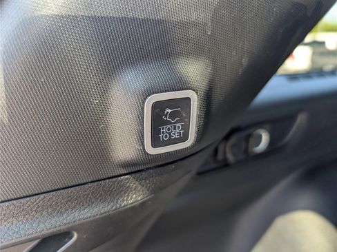 Used 2023 Jeep Grand Cherokee Altitude AWD/4WD image 13