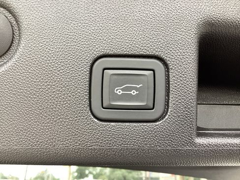 Used 2024 Chevrolet Equinox LT AWD/4WD image 17