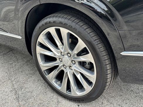 Used 2026 Cadillac Vistiq Premium Luxury AWD/4WD image 12