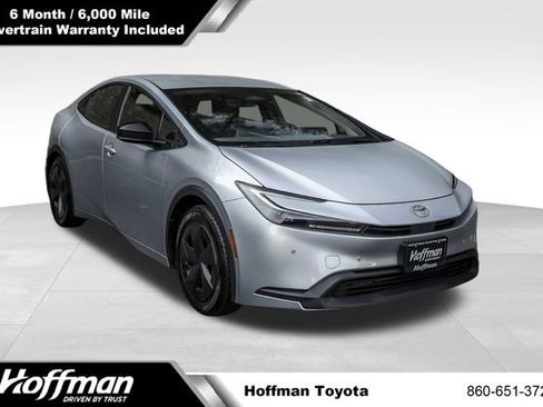 Used 2025 Toyota Prius LE FWD image 1