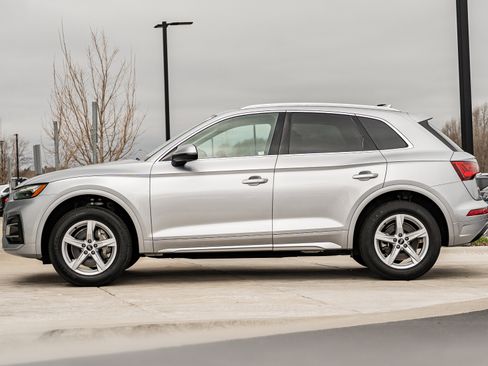 Certified 2023 Audi Q5 2.0T Premium w/ Convenience Package image 6