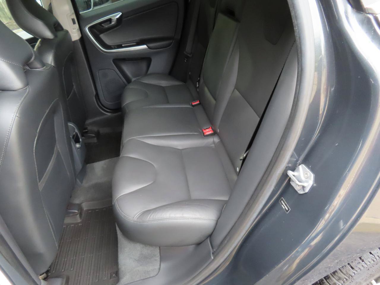 Used 2015 Volvo XC60 T5 Premier FWD image 12