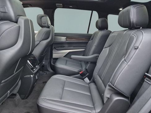 New 2027 Cadillac Vistiq Sport AWD/4WD image 24