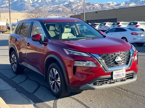 Used 2023 Nissan Rogue SV image 6