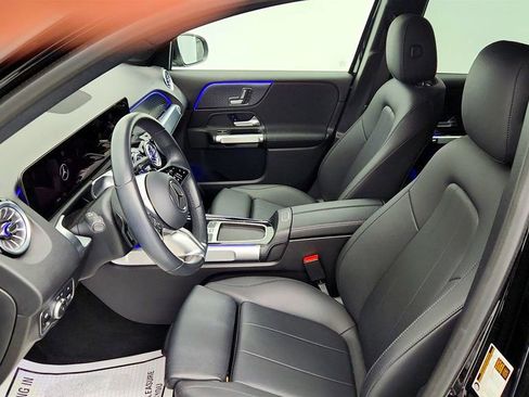 Used 2024 Mercedes-Benz EQB 300 4MATIC image 19