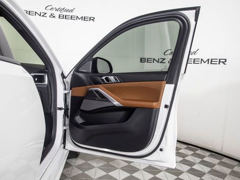 Used 2025 BMW X6 xDrive40i w/ Climate Comfort Package image 16