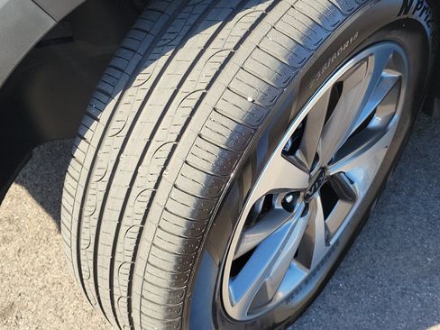 Used 2020 Kia Sorento FWD V6 image 11