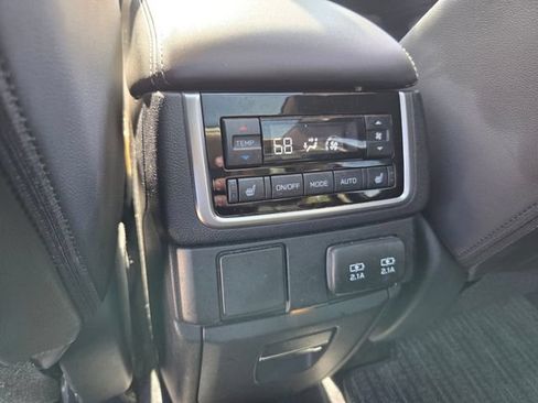 Used 2021 Subaru Ascent Limited w/ Technology Package AWD/4WD image 17
