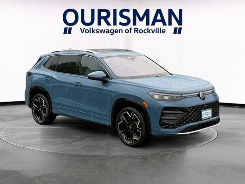 Used 2025 Volkswagen Tiguan SEL R-Line AWD/4WD image 1