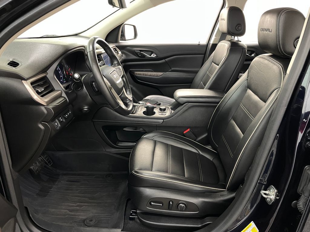Certified 2022 GMC Acadia Denali w/ Denali Ultimate Package AWD/4WD image 10