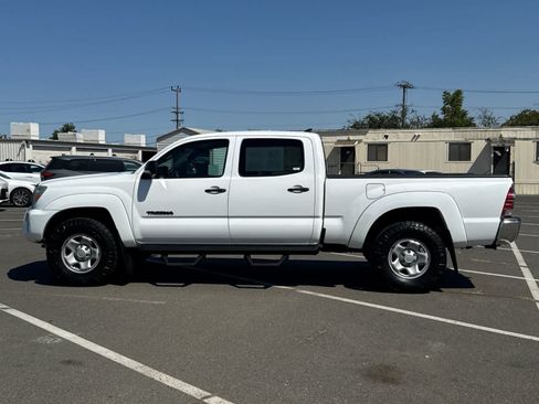 Used 2015 Toyota Tacoma PreRunner w/ SR5 Package RWD image 9