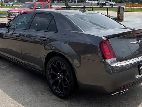 Used 2019 Chrysler 300 S RWD image 3