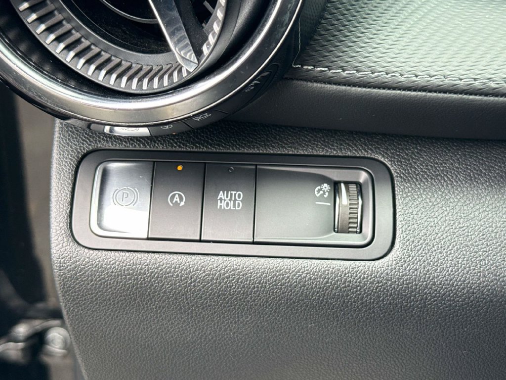Used 2025 Chevrolet Equinox LT w/ Convenience Package II FWD image 23