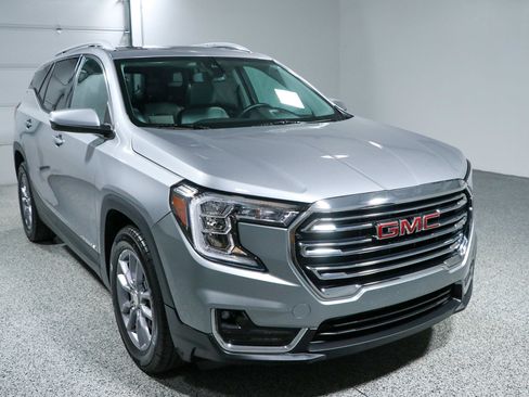 Used 2023 GMC Terrain SLT FWD image 5