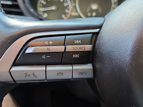 Used 2021 MAZDA MAZDA3 s FWD image 25