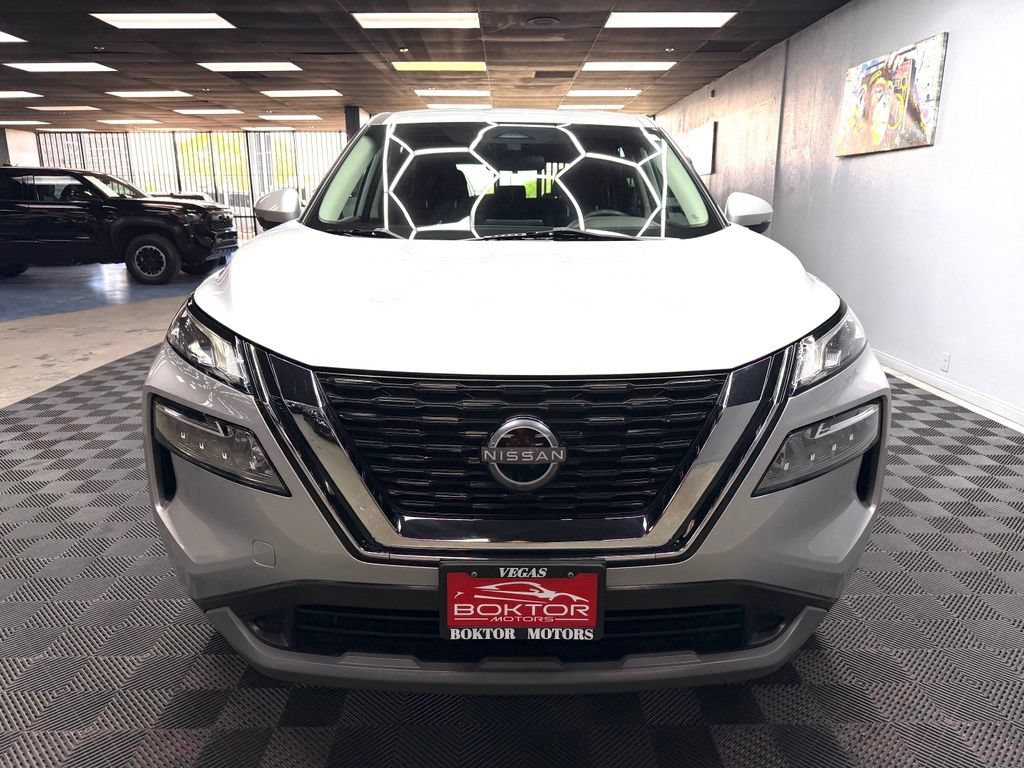 Used 2022 Nissan Rogue SV FWD image 4