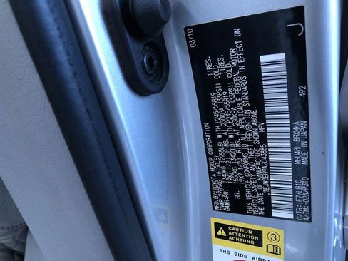 Used 2010 Toyota Highlander Limited AWD/4WD image 32