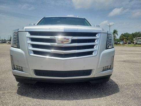 Certified 2020 Cadillac Escalade Luxury RWD image 5
