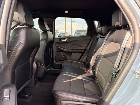Used 2025 Ford Escape ST-Line image 14