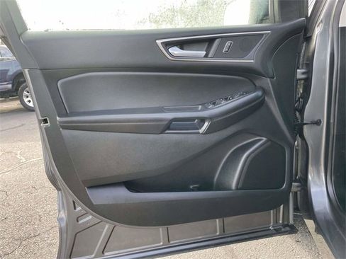 Used 2022 Ford Edge SEL image 17