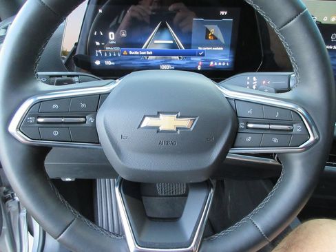 Used 2026 Chevrolet Equinox LT w/ Safety and Technology Package FWD image 23
