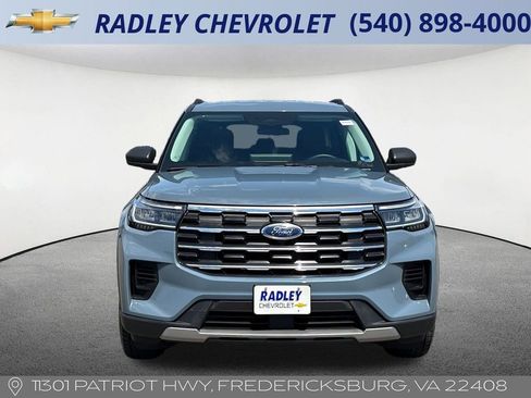 Used 2025 Ford Explorer Active AWD/4WD image 23