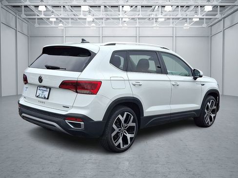 Certified 2023 Volkswagen Taos SEL AWD/4WD image 6