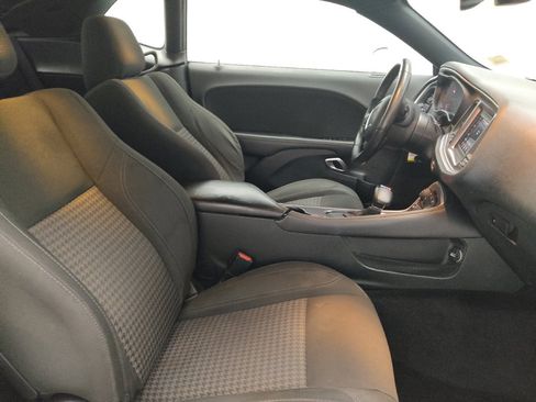 Used 2019 Dodge Challenger SXT w/ Blacktop Package image 21