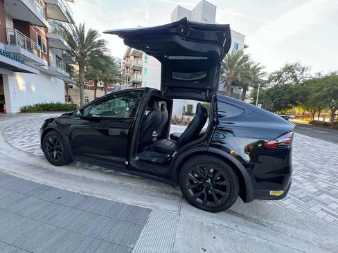 Used 2021 Tesla Model X Long Range image 10