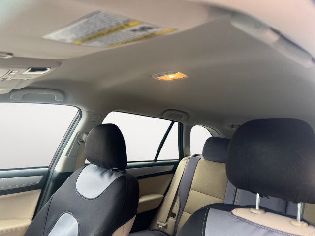Used 2019 Subaru Outback 2.5i Premium AWD/4WD image 12