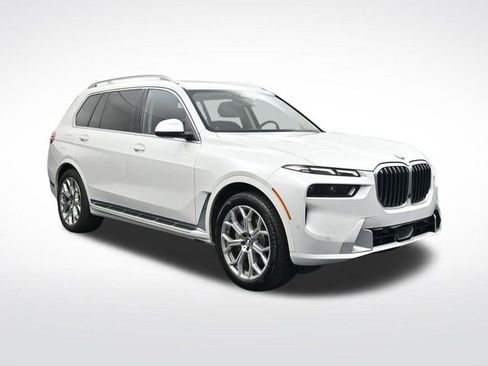 Used 2024 BMW X7 xDrive40i image 2