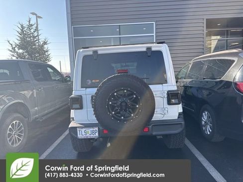 Used 2019 Jeep Wrangler Unlimited Sahara w/ Cold Weather Group image 9