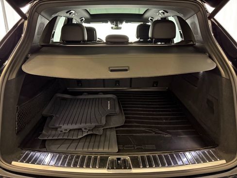 Certified 2022 Porsche Cayenne AWD/4WD image 28