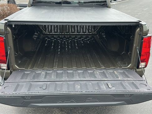 Used 2024 Chevrolet Colorado Trail Boss w/ Technology Package image 8