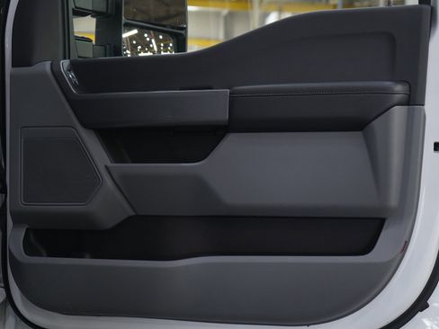 Used 2024 Ford F250 XLT image 9