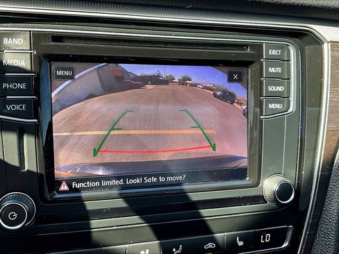 Used 2017 Volkswagen Passat 1.8T SE image 22