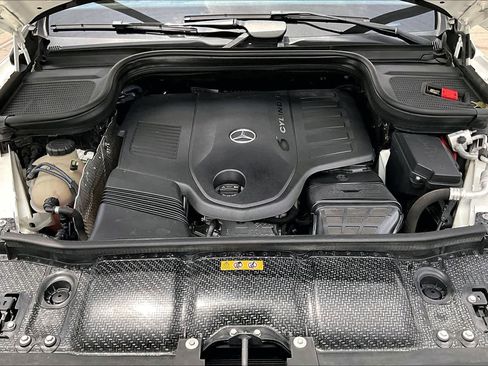 Used 2022 Mercedes-Benz GLS 450 4MATIC image 32