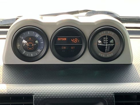 Used 2012 Toyota FJ Cruiser 4WD image 21