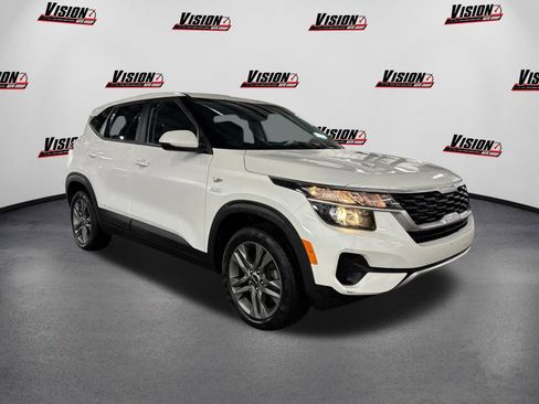 Used 2023 Kia Seltos LX image 3