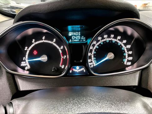 Used 2015 Ford Fiesta SE image 24