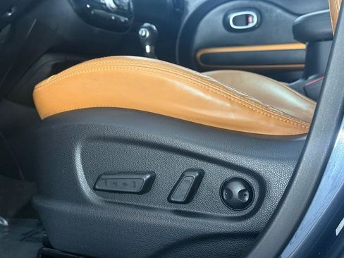 Used 2016 Kia Soul ! w/ Premium Package FWD image 25