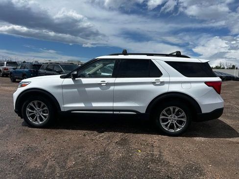 Used 2020 Ford Explorer XLT w/ Equipment Group 202A AWD/4WD image 2