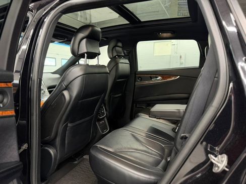 Used 2019 Lincoln Nautilus Reserve AWD/4WD image 30