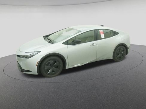 New 2026 Toyota Prius LE image 2