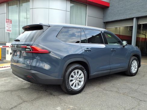 Certified 2024 Toyota Grand Highlander AWD image 6