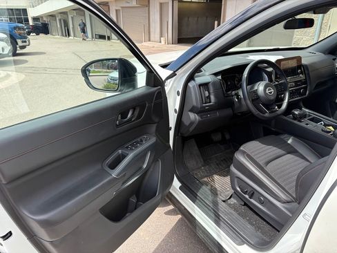 Used 2024 Nissan Pathfinder Rock Creek AWD/4WD image 15